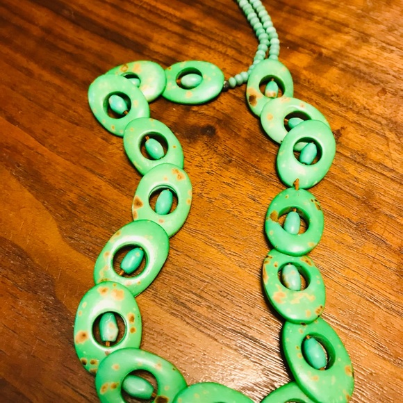 Vintage green stone necklace - Picture 4 of 7
